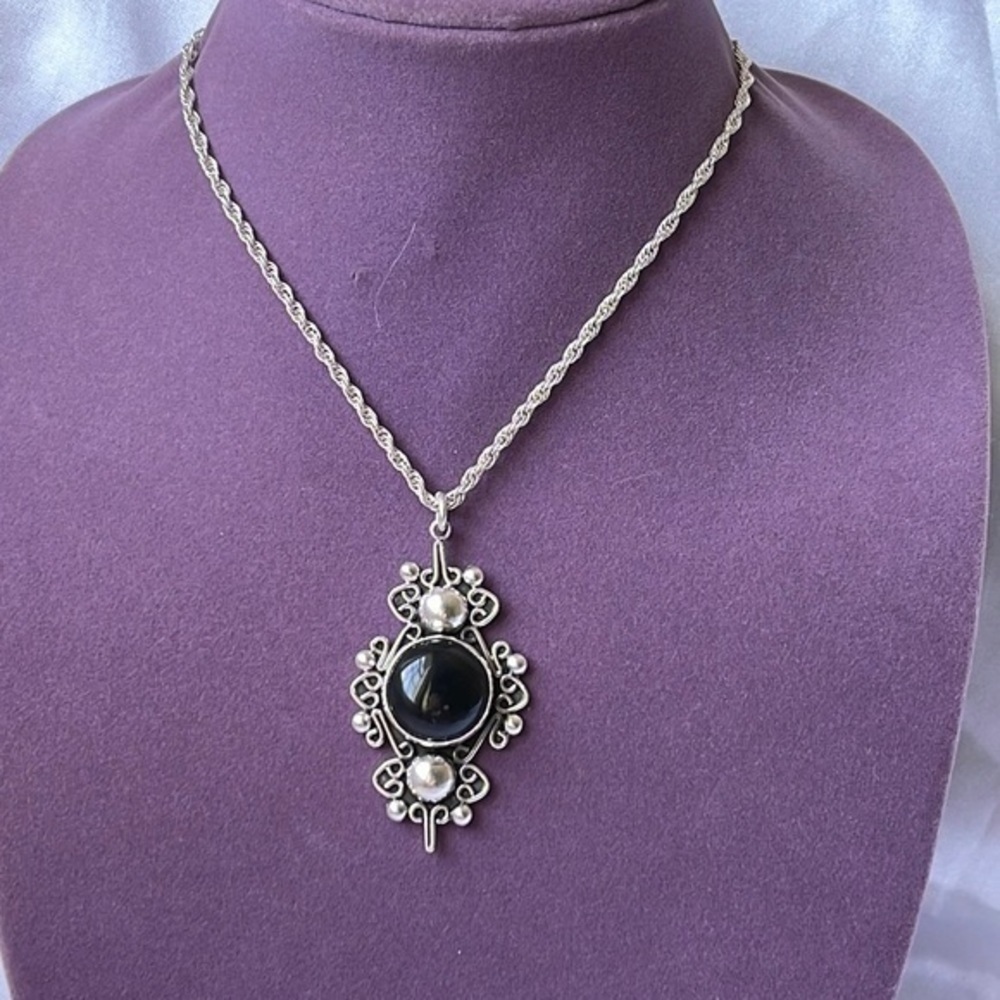 Elegant 925 silver stone necklace‎